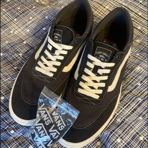 Vans Men's Gilbert Crockett 2 Pro Raven/Marshmallow (Men's 13/Women's 14.5)